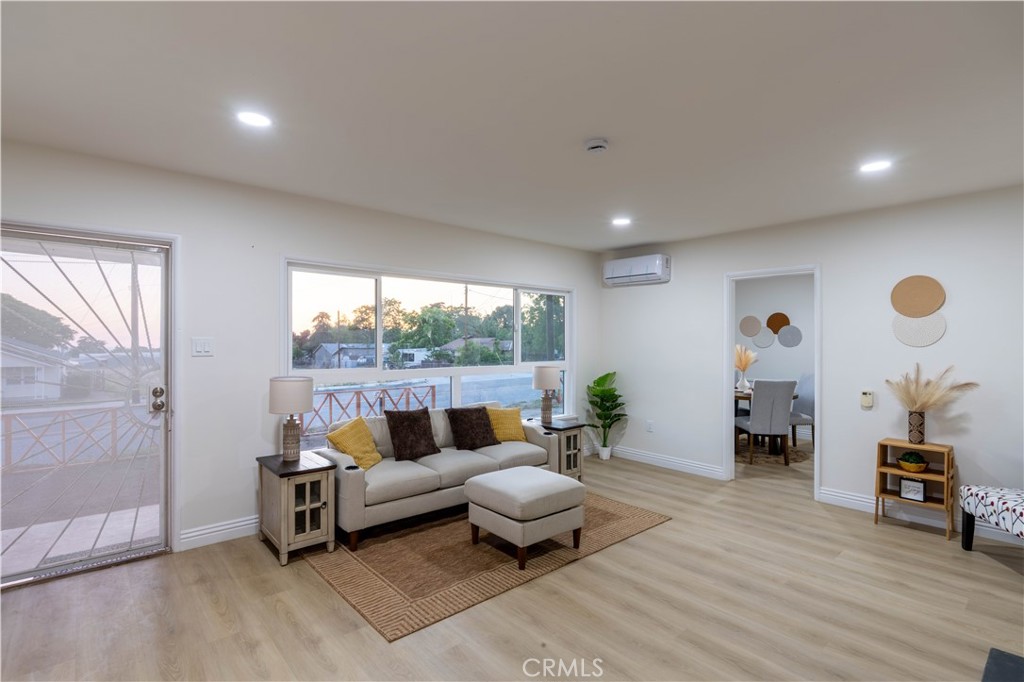 12563 3rd Street Property Photo 5