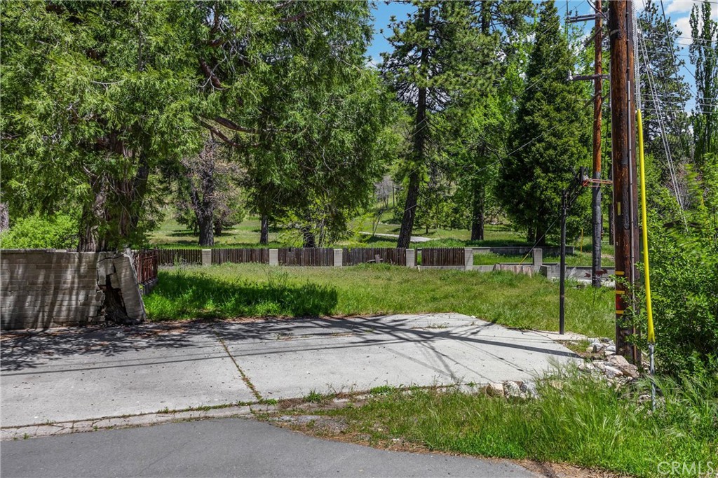 22632 Seeley Drive Property Photo 4