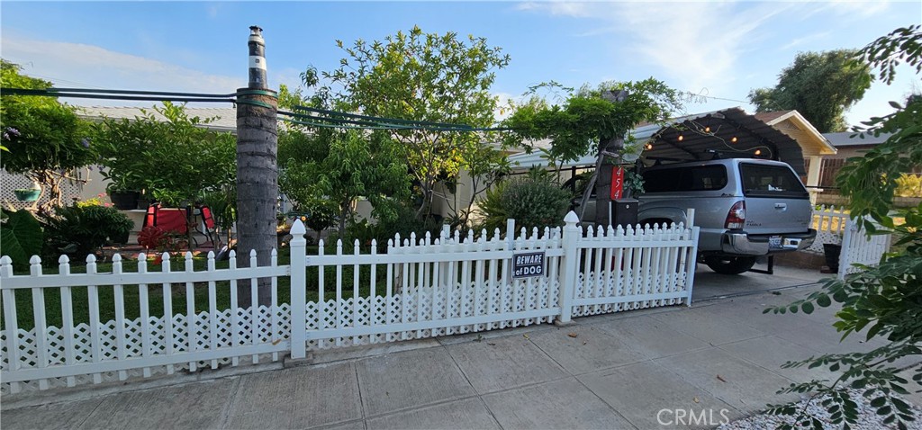 450 W D Street Property Photo 1