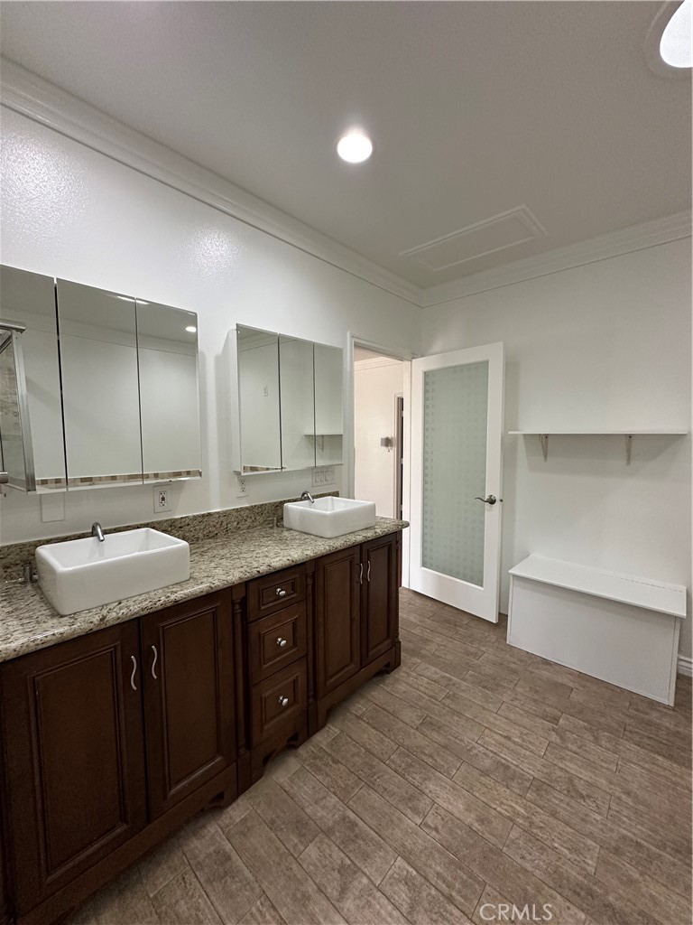 7730 Eastwood Avenue Property Photo 13