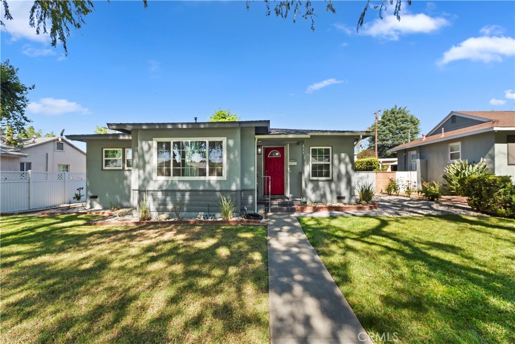 617 N Palm Avenue Property Photo 1