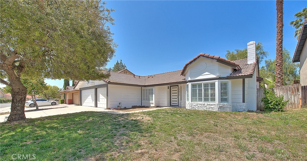 24472 Old Country Road Property Photo 2