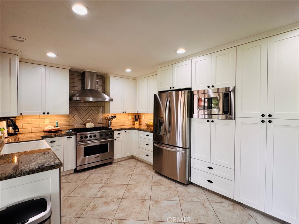 10141 Orange Street Property Photo 5