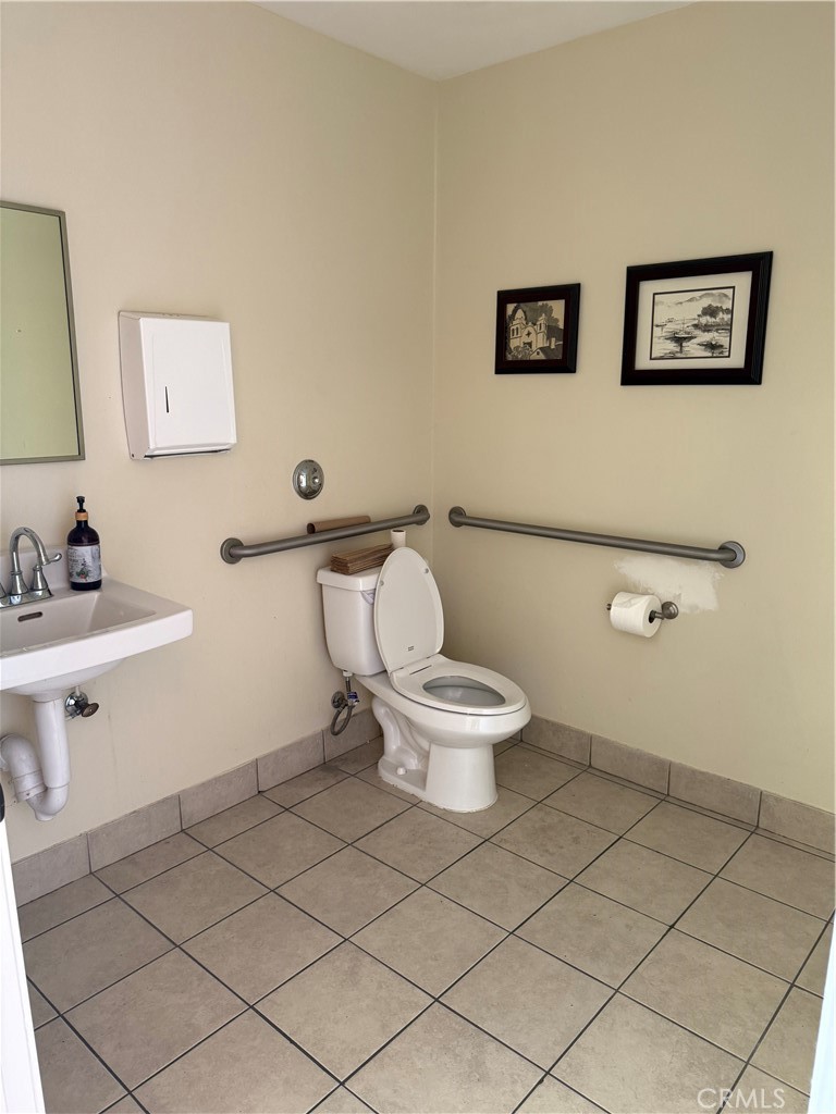 342 S Riverside Avenue Property Photo 7