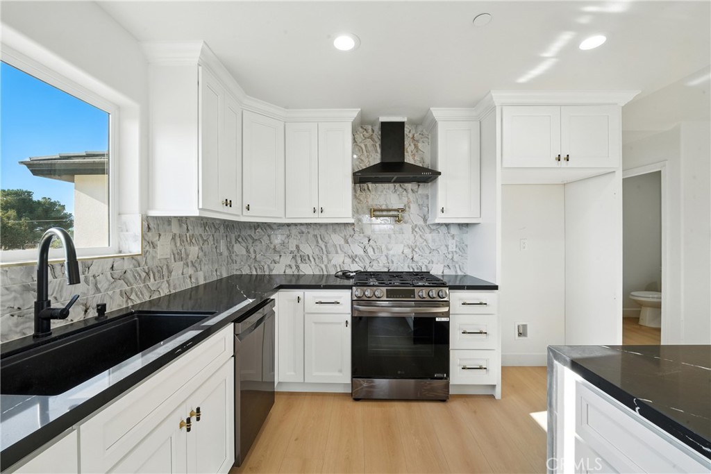 15658 Wells Fargo Street Property Photo 13