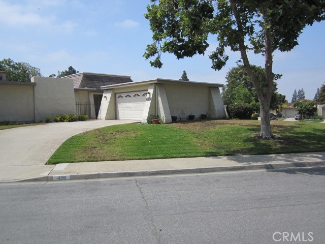 428 Champlain Drive Property Photo 1