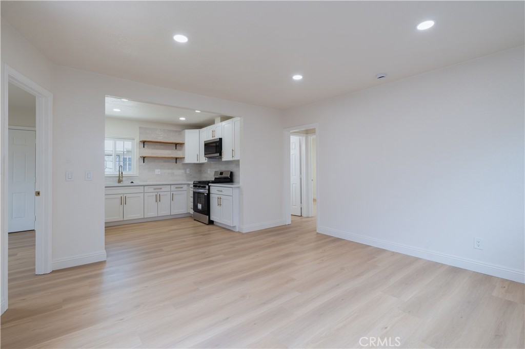1356 W 10th Street Property Photo 5