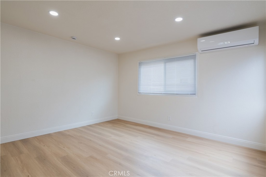 1356 W 10th Street Property Photo 6