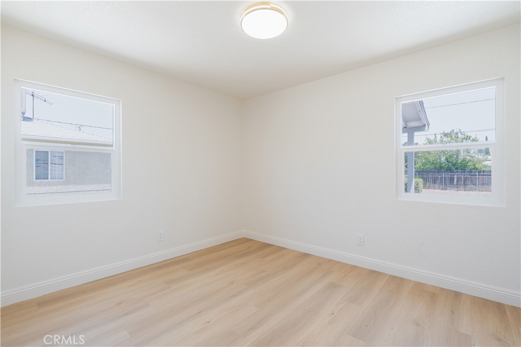 1356 W 10th Street Property Photo 15