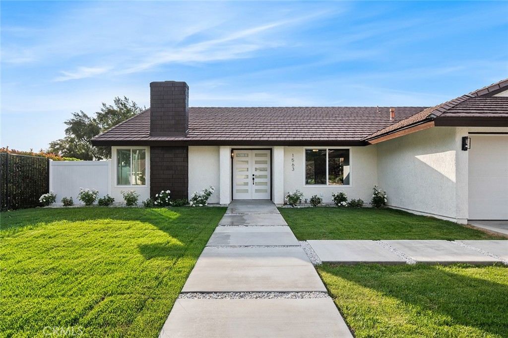 1563 Gary Lane Property Photo 4