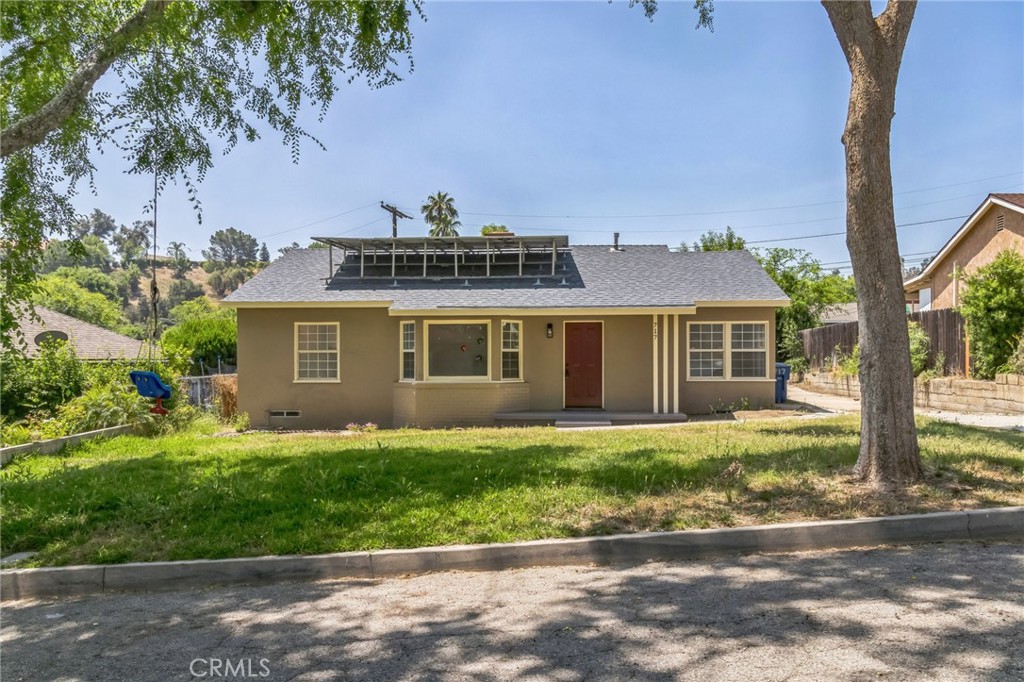 717 La Porte Avenue Property Photo 1
