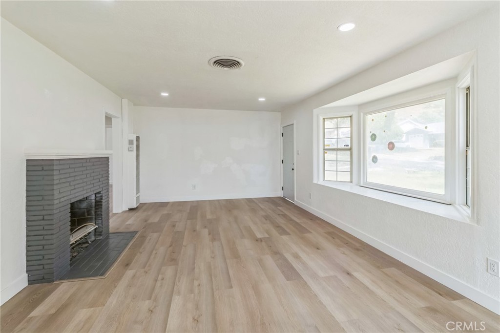 717 La Porte Avenue Property Photo 6