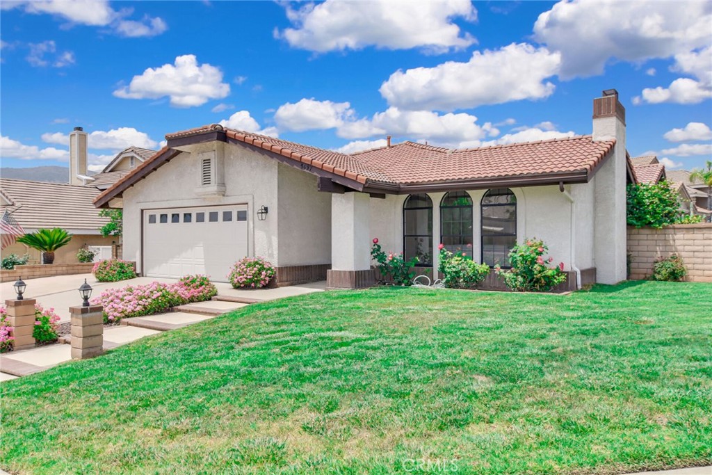 5697 Los Robles Property Photo 5