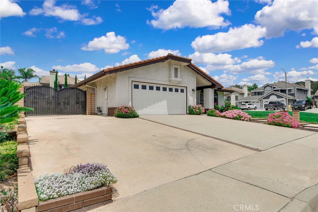 5697 Los Robles Property Photo 7