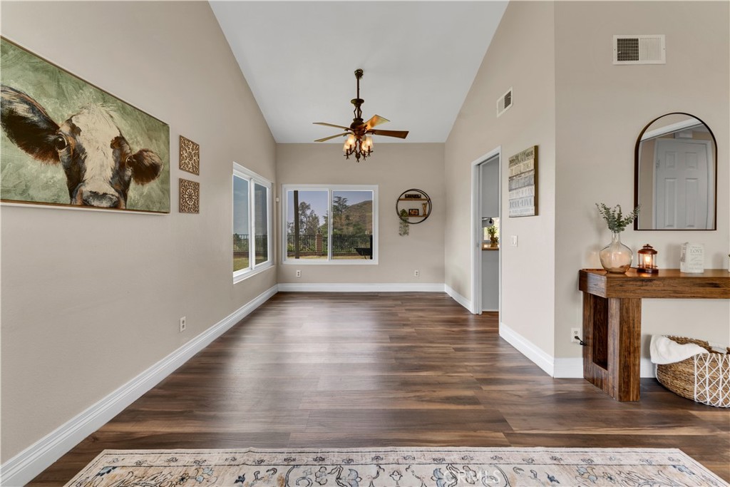 3074 Mountain Top Drive Property Photo 8