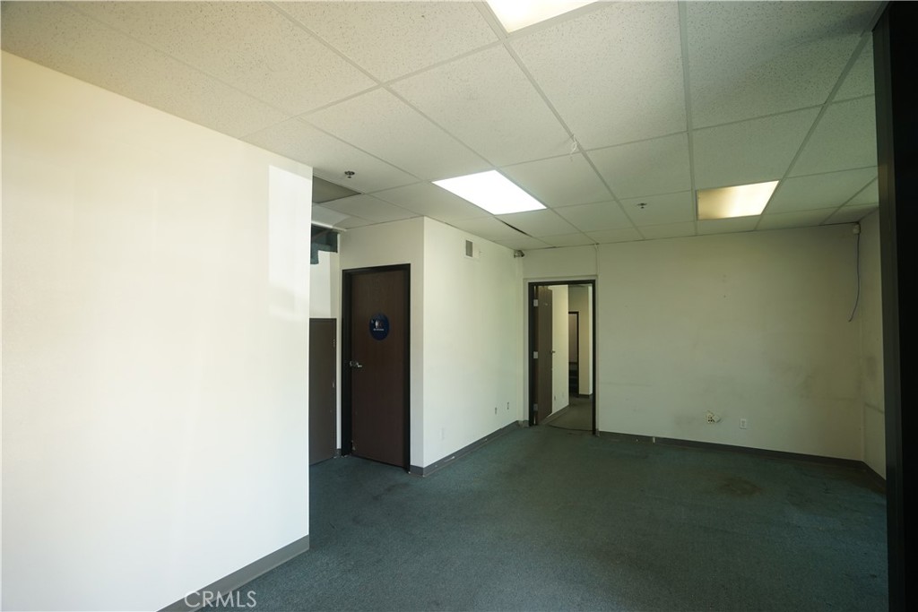 5055 Walnut Grove Avenue Property Photo 3