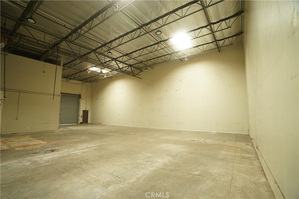5055 Walnut Grove Avenue Property Photo 6