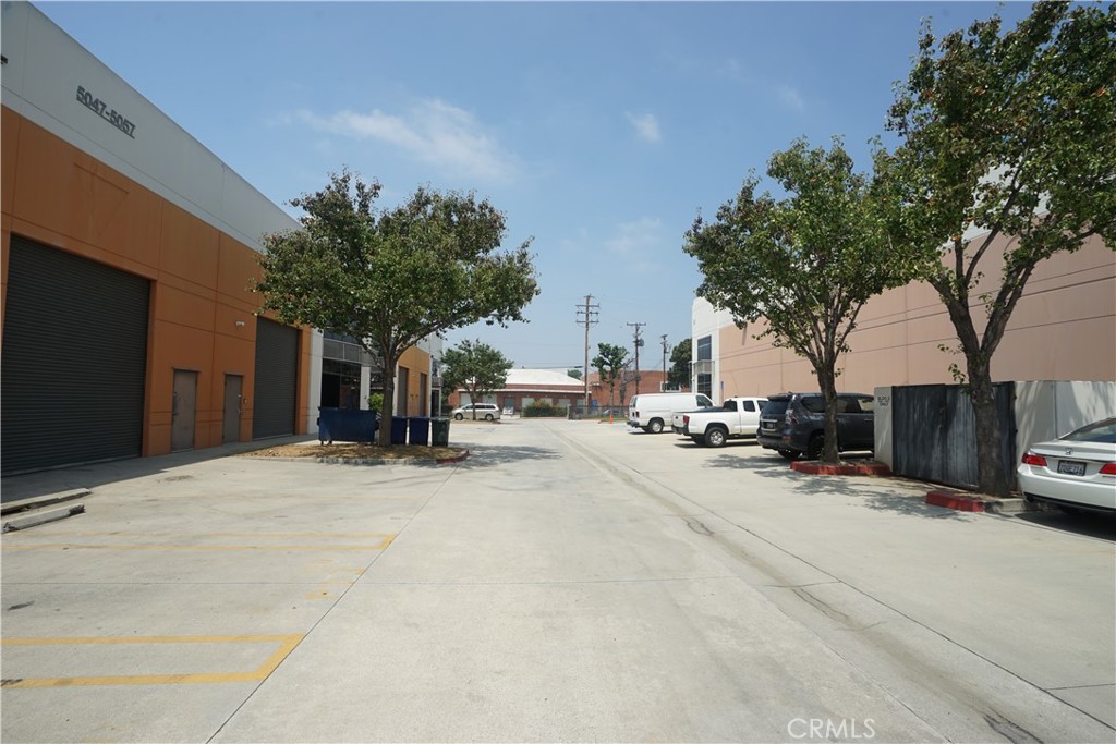 5055 Walnut Grove Avenue Property Photo 14