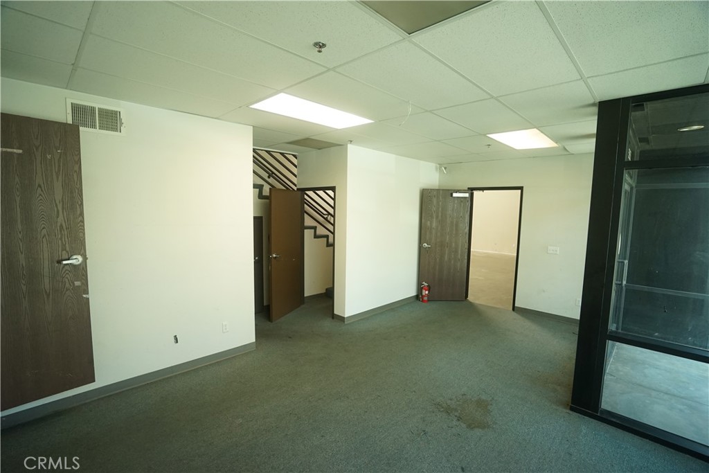5053 Walnut Grove Avenue Property Photo 3