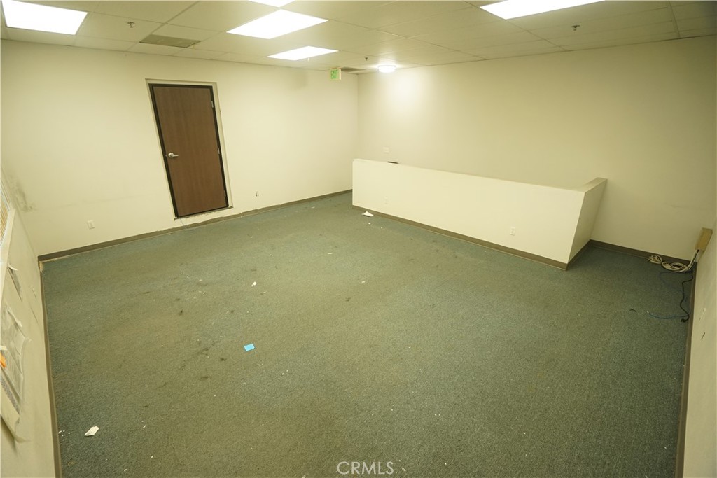 5053 Walnut Grove Avenue Property Photo 6