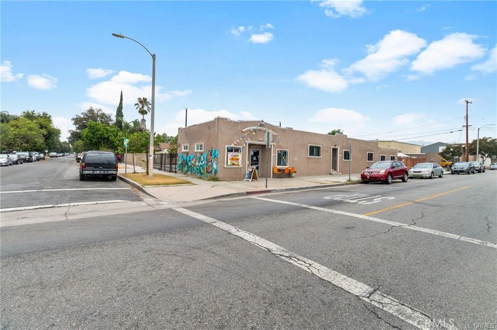 428 S Sultana Avenue Property Photo 1