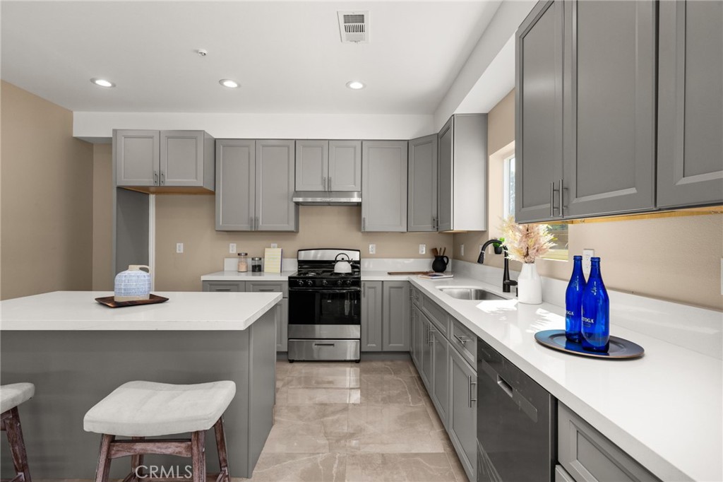 565 N Meridian Avenue Property Photo 15