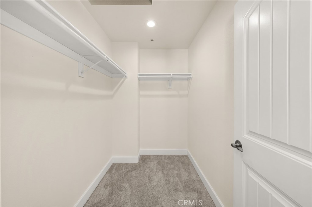 565 N Meridian Avenue Property Photo 22