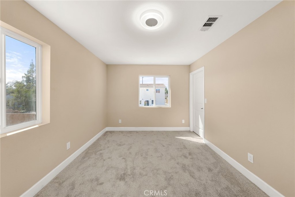 565 N Meridian Avenue Property Photo 26