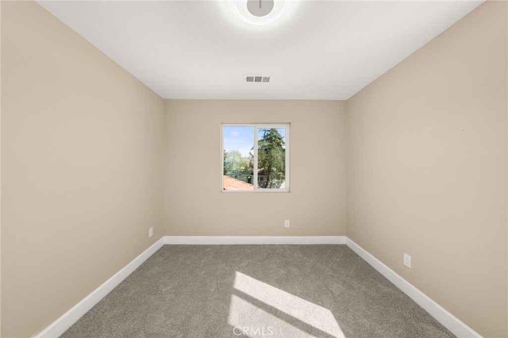 565 N Meridian Avenue Property Photo 27