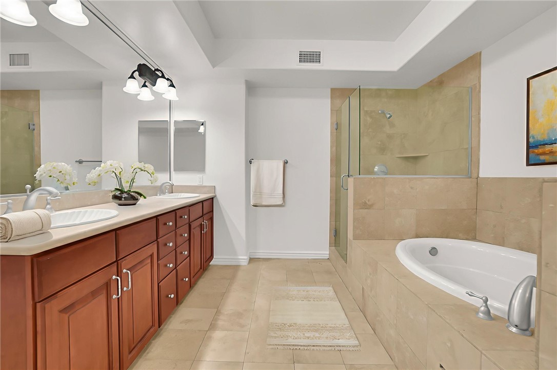 8555 Cashio Street 203 Property Photo 11
