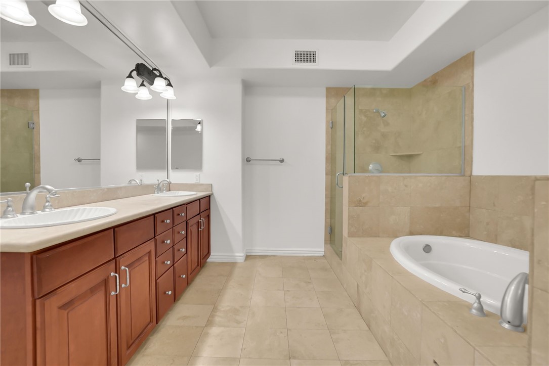 8555 Cashio Street 203 Property Photo 12