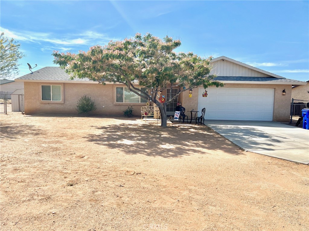 16633 Neenach Road Property Photo 1