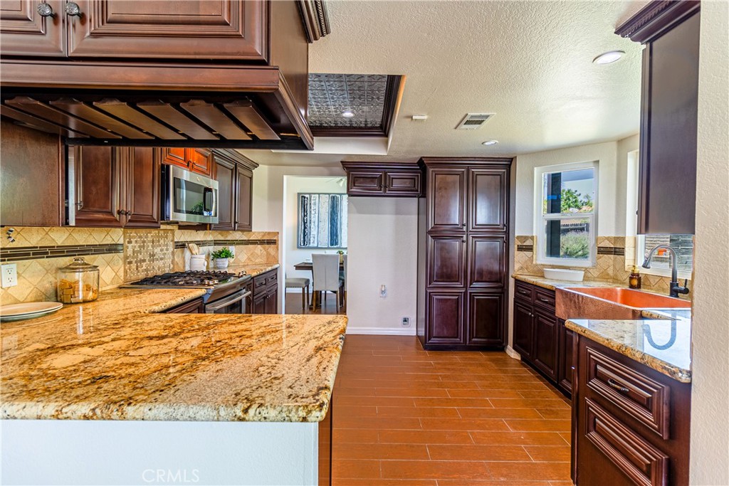 1534 W Summerset Drive Property Photo 6