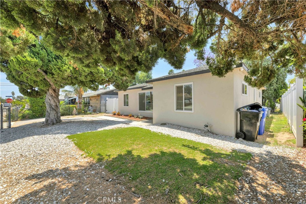 455 E Wilson Street Property Photo 2