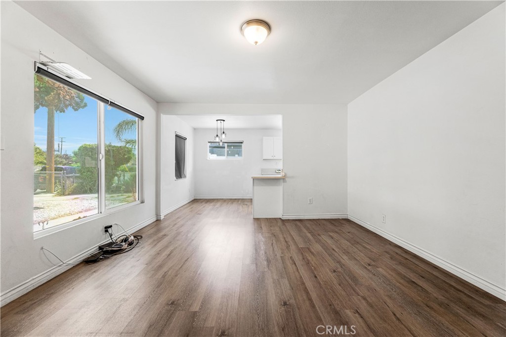 455 E Wilson Street Property Photo 4