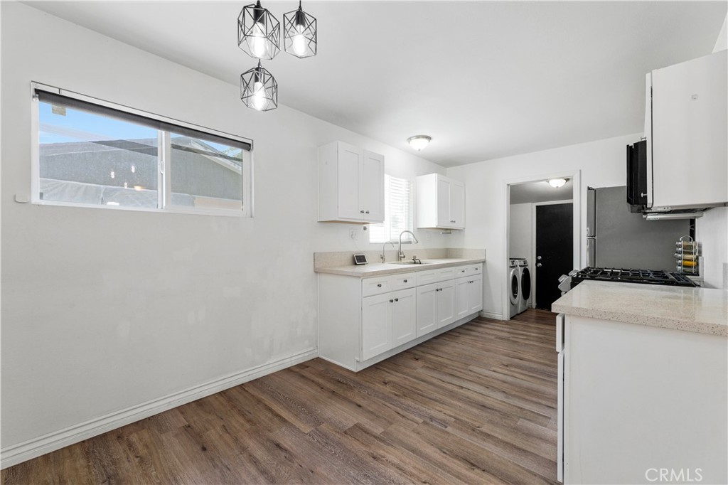 455 E Wilson Street Property Photo 6