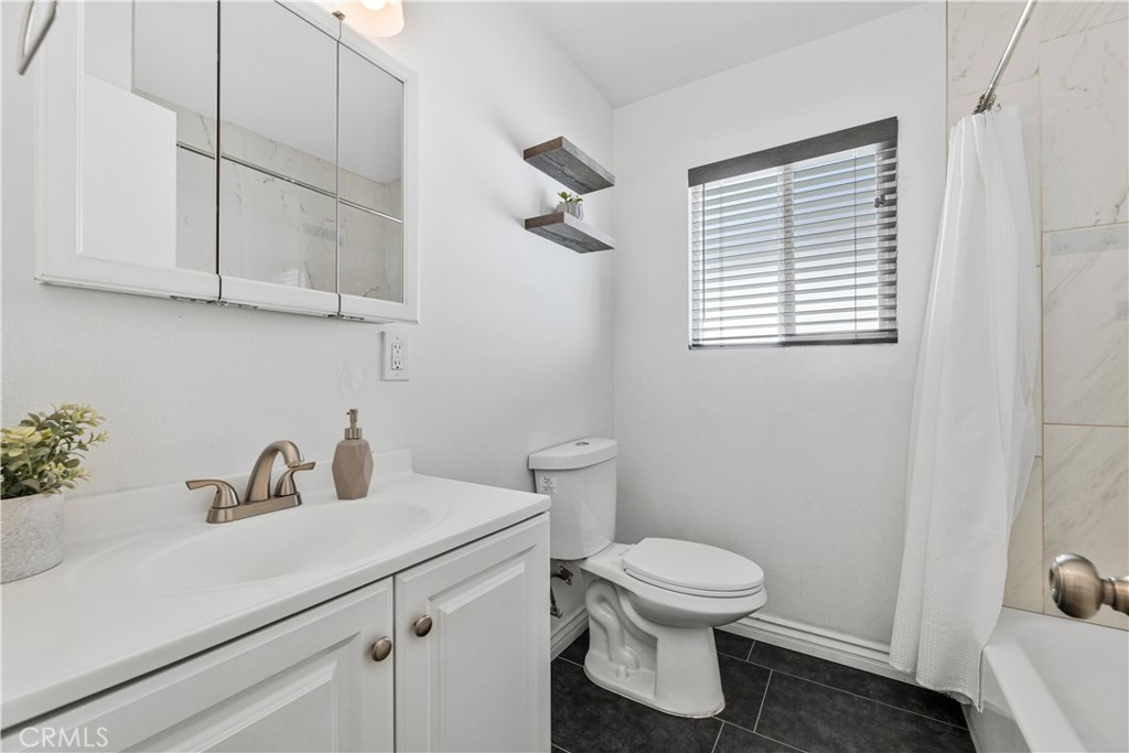 455 E Wilson Street Property Photo 16