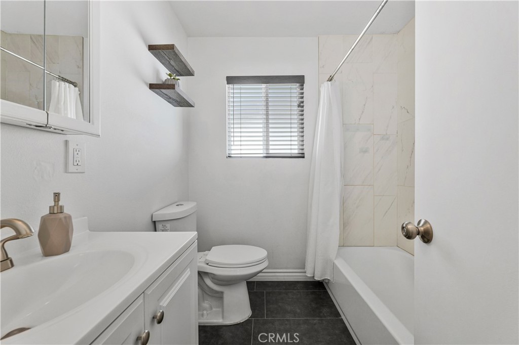 455 E Wilson Street Property Photo 17