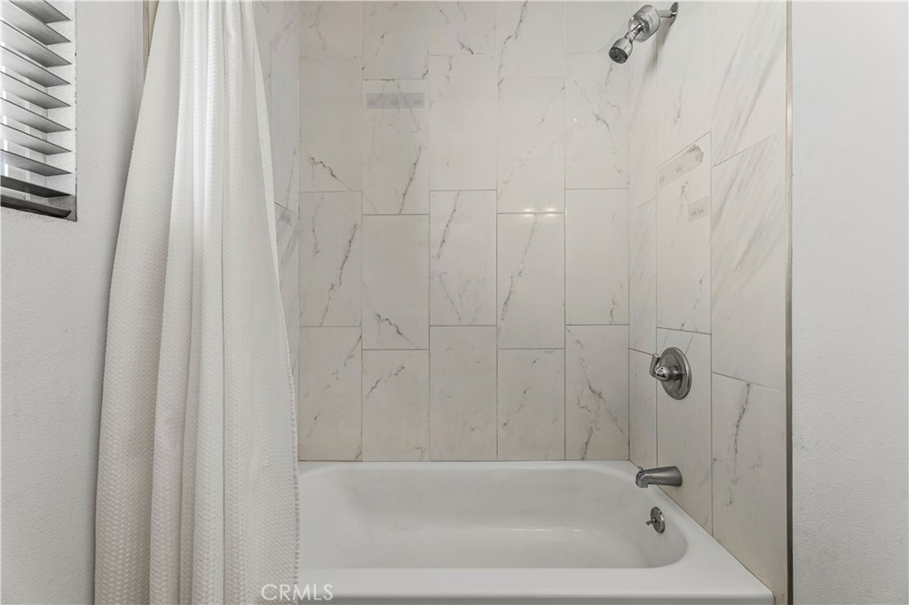 455 E Wilson Street Property Photo 18