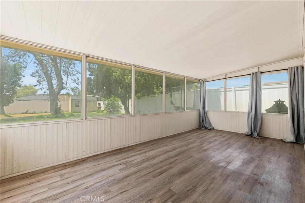 455 E Wilson Street Property Photo 26