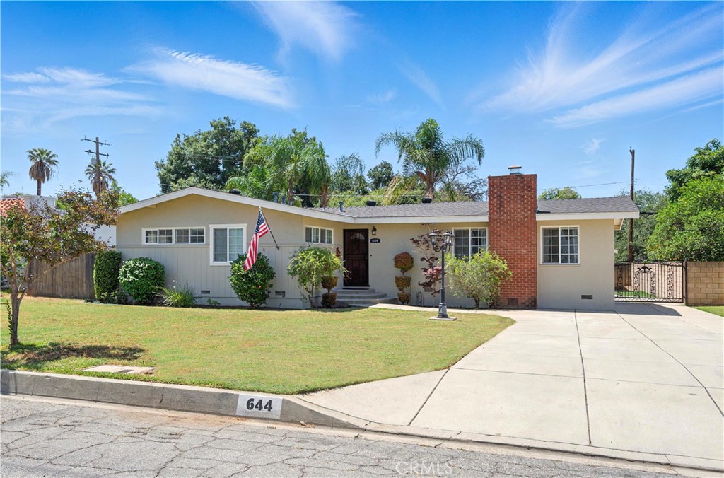 644 E Mountain View Avenue Property Photo 1