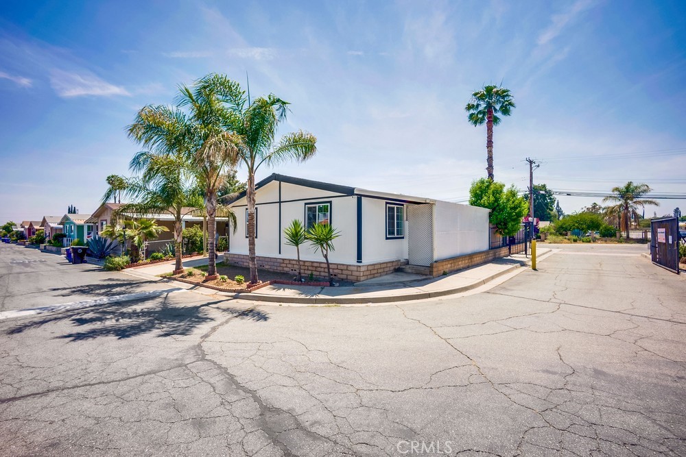 201 S Pennsylvania Avenue 01 Property Photo 3