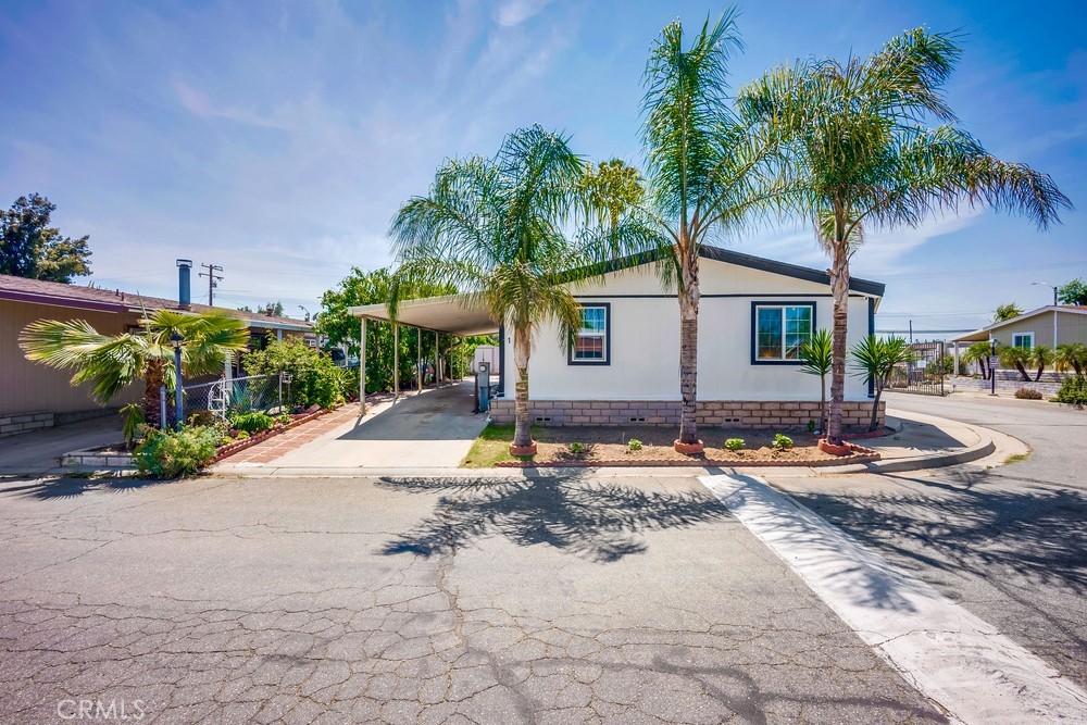 201 S Pennsylvania Avenue 01 Property Photo 4