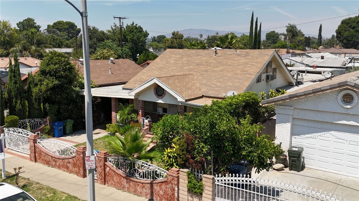 431 N Workman Street Property Photo 6