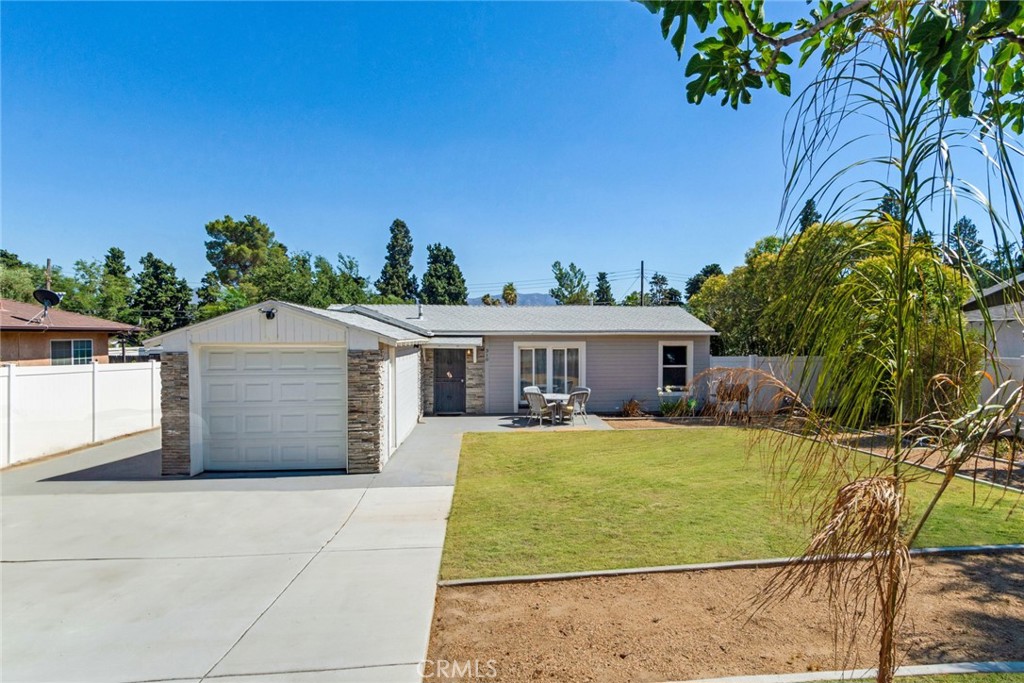 310 Santa Rita Place Property Photo 1