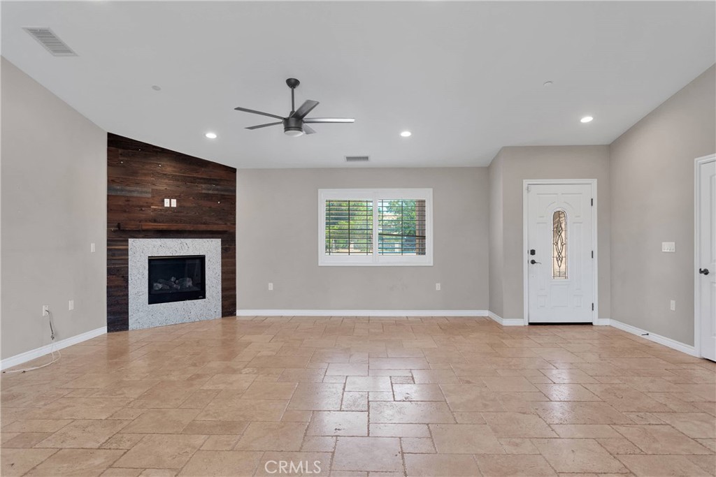 8383 Buckthorn Avenue Property Photo 7