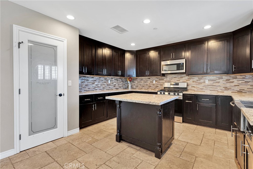 8383 Buckthorn Avenue Property Photo 14