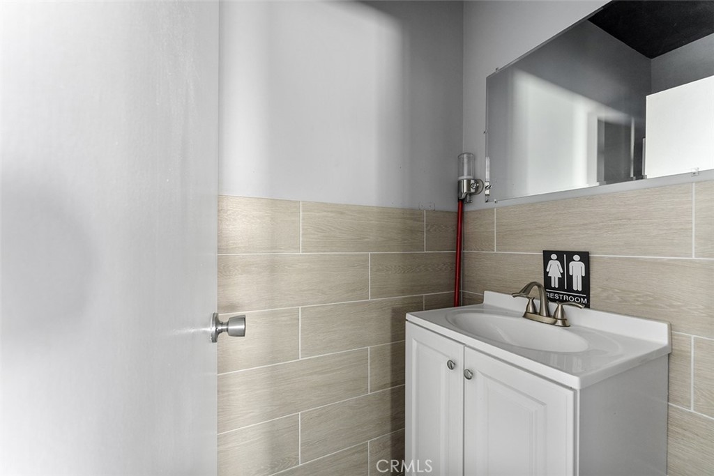 12602 Hadley Street Property Photo 20