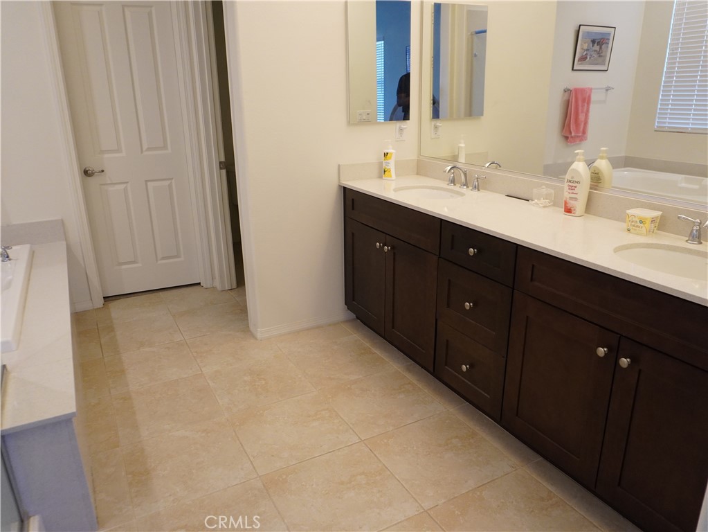 348 Scarlett Runner Property Photo 25