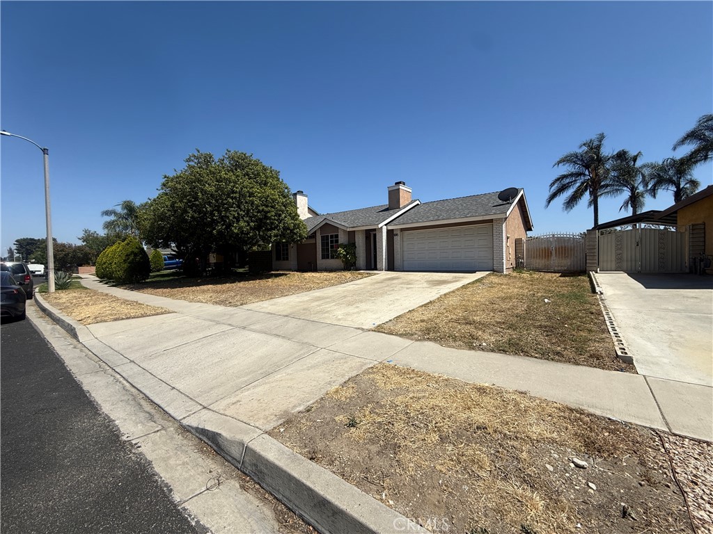 15569 Athol Street Property Photo 2